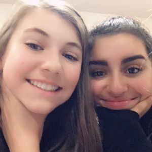 Meet your Posher, Camila